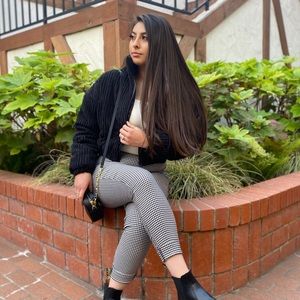 Meet your Posher, Ari